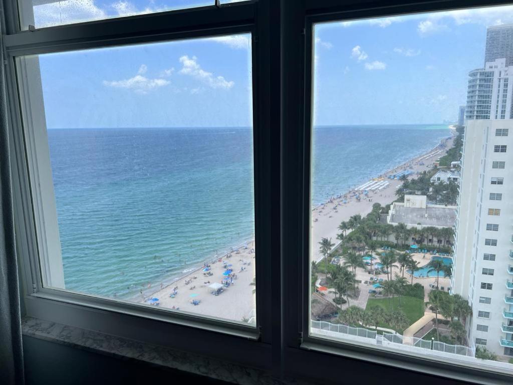Penthouse Beach Front 1St Line, 2 Bedroom 2 Ba, New Decoration & Furnitures, Unobstructed View Of The Beautiful Atlantic, Free Parking هوليوود المظهر الخارجي الصورة